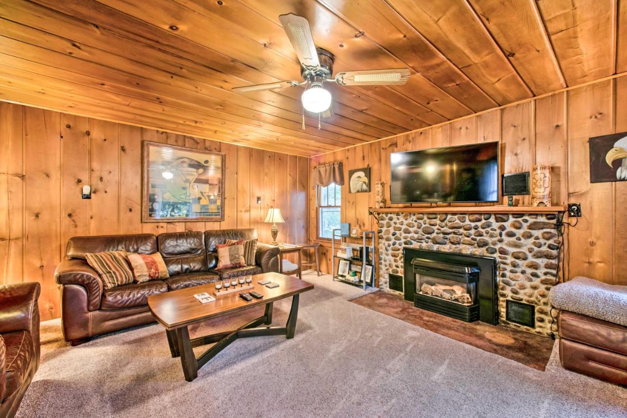 East Tawas Cabin With Deck, Backyard And Fire Pit! Dış mekan fotoğraf