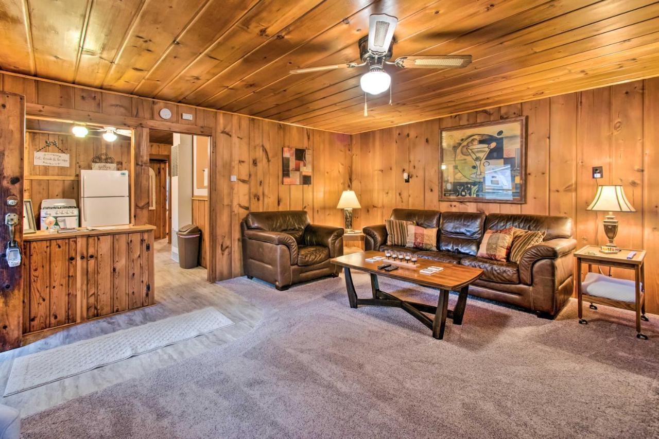 East Tawas Cabin With Deck, Backyard And Fire Pit! Dış mekan fotoğraf