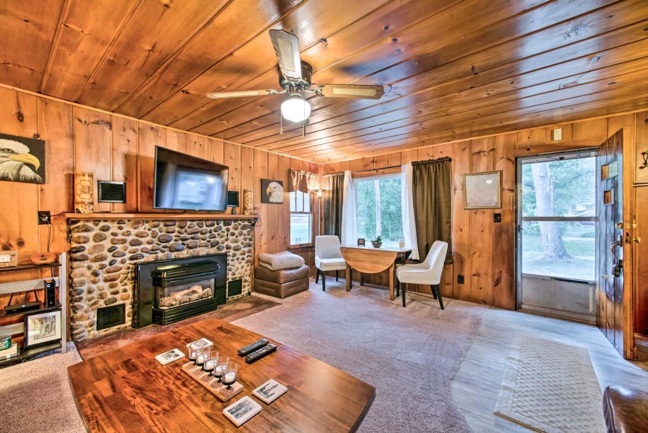 East Tawas Cabin With Deck, Backyard And Fire Pit! Dış mekan fotoğraf